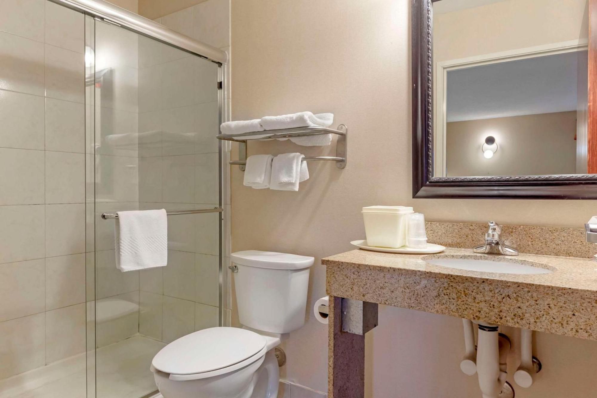Quality Inn Raleigh Downtown Eksteriør billede