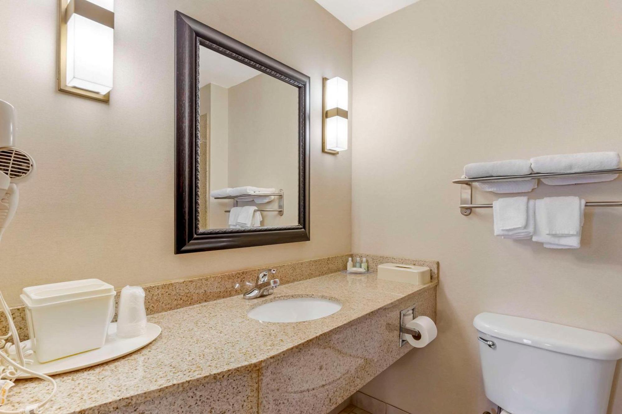Quality Inn Raleigh Downtown Eksteriør billede